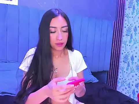 TiffanyDream8 online show from April 9, 10:04 pm