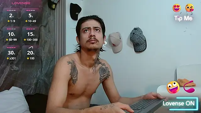 Damian-and-Camerum online show from March 14, 3:18 am