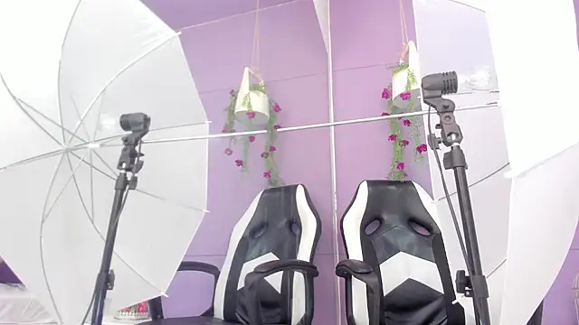 luna bradley  online show from February 20, 12:18 pm