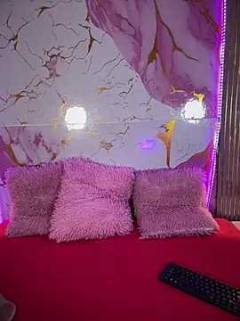 Woo isDaphne online show from March 20, 11:09 pm