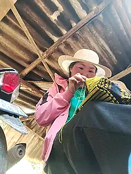 Yiyoongg online show from March 19, 6:29 am