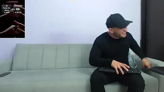 jhustin marcius online show from December 17, 10:03 pm