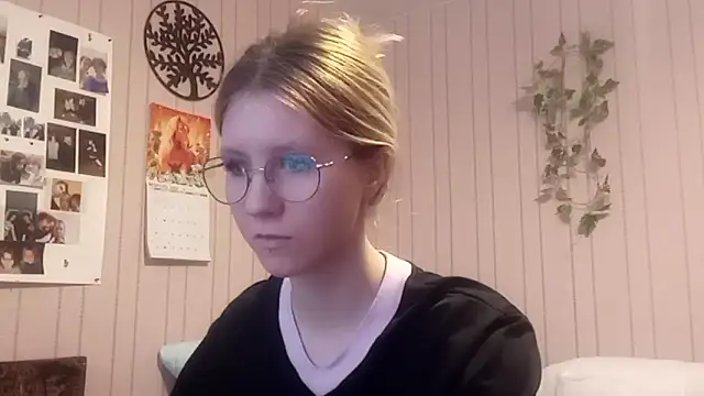 RunawayBr1de online show from February 21, 2:51 pm