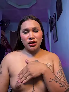 hollynicole online show from April 20, 10:40 am