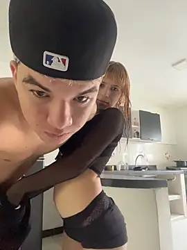 VelvetPassion online show from April 16, 9:39 pm