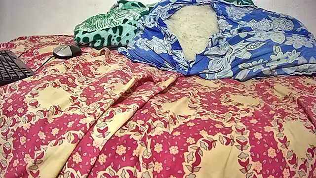 BlackBeauty2002 online show from April 13, 11:05 pm