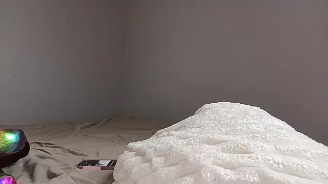 CreamyCookiee online show from February 27, 4:01 am