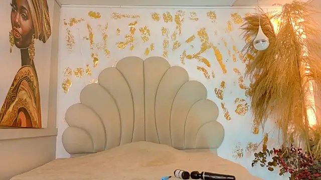 AURORA BLOOM CR online show from April 14, 3:45 pm