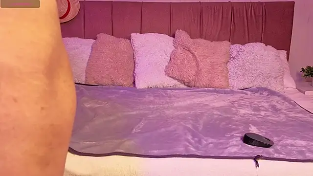 emma wilder  online show from March 21, 7:08 pm