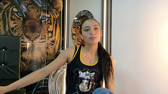  ArianaToroo online show from April 14, 3:23 pm