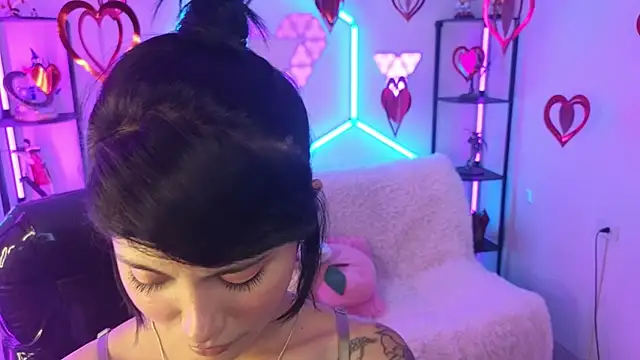 ivonne heaven online show from February 15, 9:58 pm