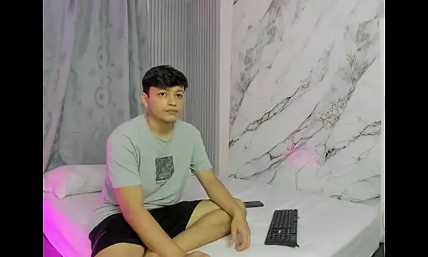 RaiderandRoxie1 online show from February 23, 11:04 pm