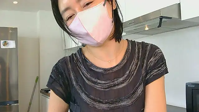 Mochi-Momo online show from April 5, 4:55 am