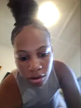 BootyCaramelxx online show from April 6, 2:40 pm