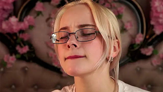 KirstinMcgeady online show from March 21, 11:26 am