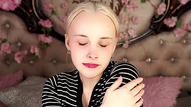 KirstinMcgeady online show from March 18, 11:37 am