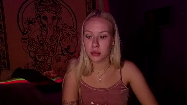 pureeangel online show from February 26, 9:25 pm