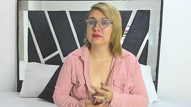 DariaLuca online show from March 21, 11:37 am