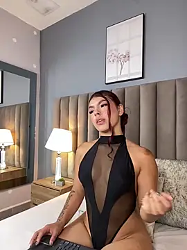 LolaSteven online show from February 19, 9:35 pm