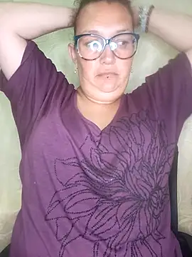  Saraqueen online show from April 17, 3:30 am