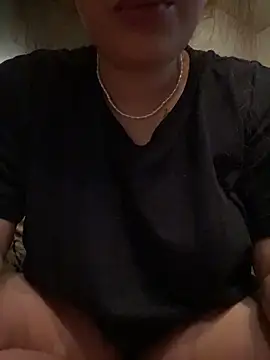 SweetAisha00 online show from March 18, 9:31 pm