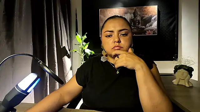 AzaraOnyx online show from May 27, 5:21 pm