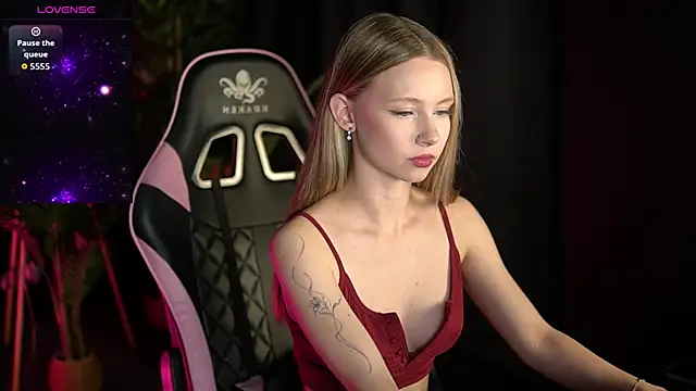 SweetDaisy me online show from April 8, 4:53 pm