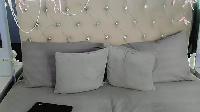 ReginaAndrews online show from May 22, 2:04 pm