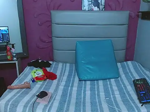 camaidayanirs707 online show from February 26, 3:22 pm