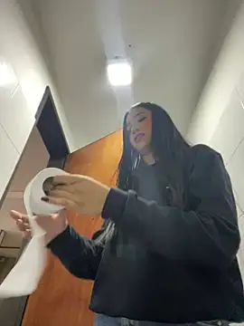 Daniela Pink online show from April 13, 11:11 am