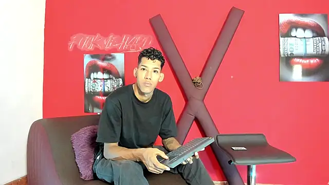 GREEN BOYS online show from March 4, 7:26 am