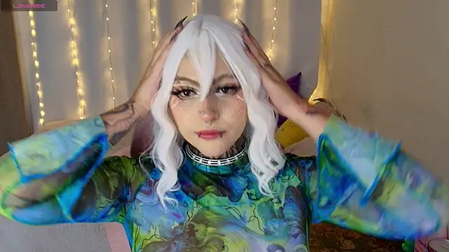 maliciaXpoison online show from March 26, 11:50 pm