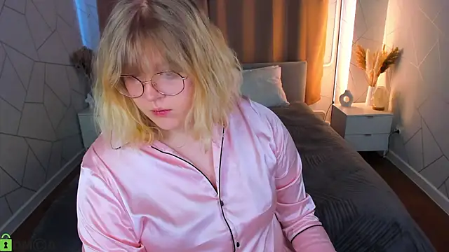 luna c0ra online show from April 5, 1:04 am