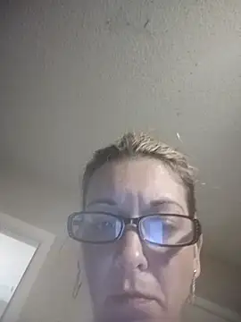 MissBella0969 online show from April 14, 10:10 pm