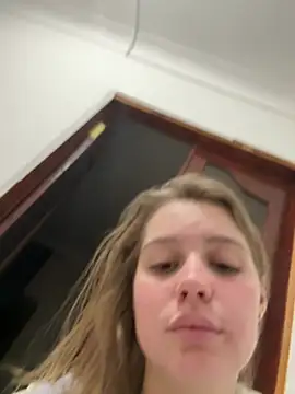 Eva Leen online show from April 2, 6:27 pm