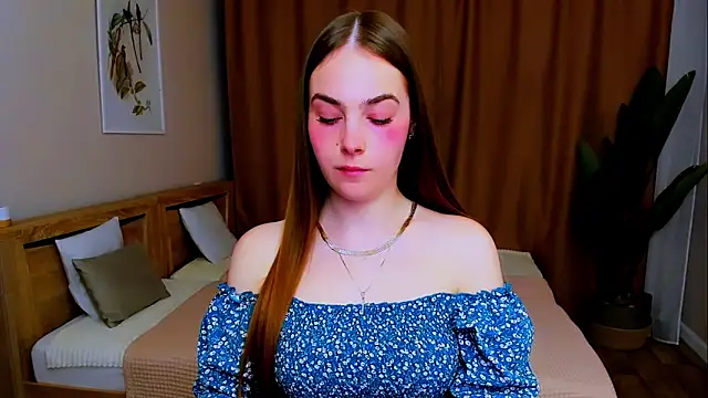 Maddy Wood  online show from April 11, 5:49 pm