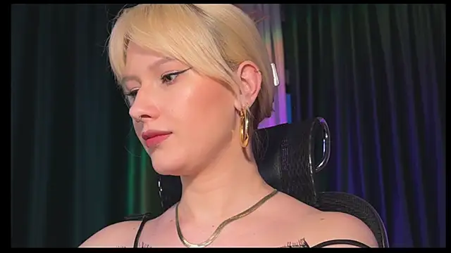 MissLoraHeil online show from April 13, 3:46 pm