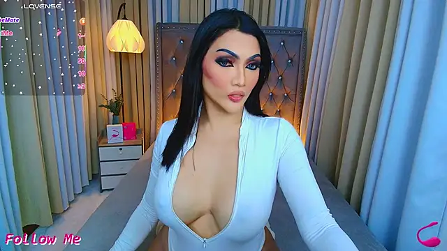 Laureen Hilton online show from April 19, 5:02 pm