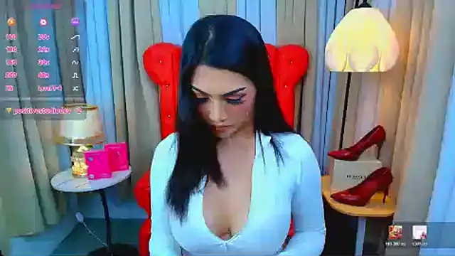 Laureen Hilton online show from July 18, 1:24 pm