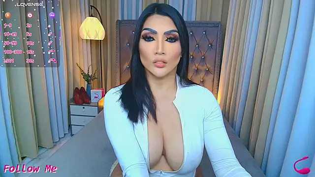 Laureen Hilton online show from April 9, 2:22 pm