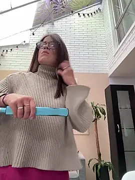 aleessiia online show from April 15, 1:44 pm