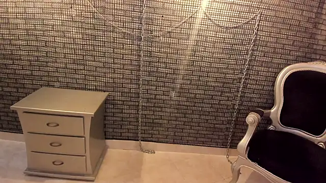 hillary bigbutt online show from April 11, 6:00 pm