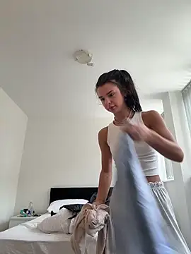 Amberbanxx online show from April 10, 8:20 am