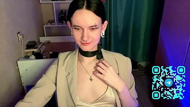 MabelDefina online show from April 15, 1:11 pm