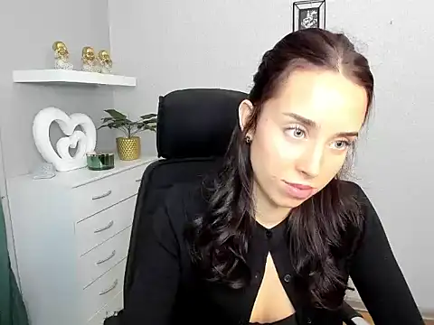 AdeleSolo online show from February 25, 6:45 am