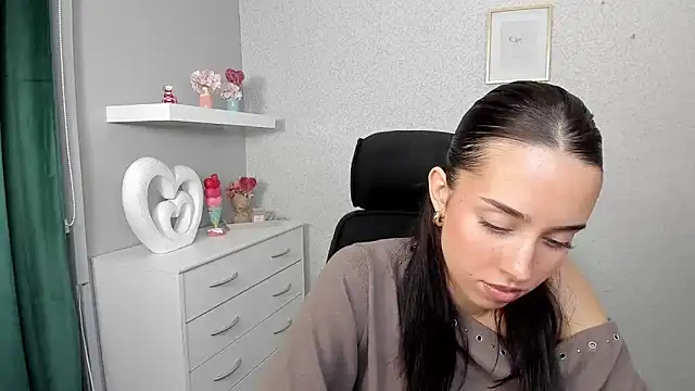 AdeleSolo online show from March 25, 6:49 am