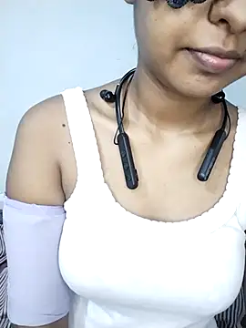 ASHANYA JAYASOORIYA online show from April 15, 4:13 am