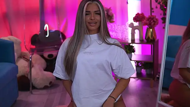 CrisstyBlair online show from April 10, 10:32 am