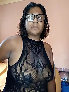 indianstrawberrylips4u online show from April 17, 5:53 am