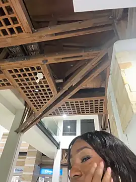 ZarahFerreira online show from April 6, 1:05 am